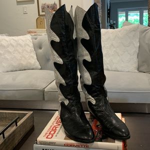 Vintage Willy Van Rooy size 9 high black leather boots